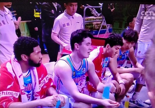 关于新疆男篮冲出低谷，展现复苏之势的信息